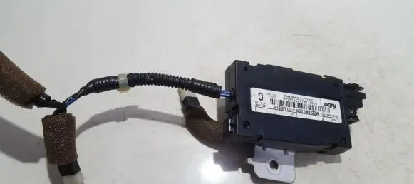 Honda Accord Antenna control unit 12221459