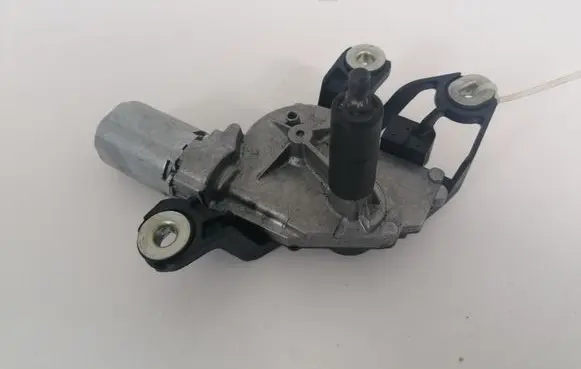 Volkswagen Jetta V Rear window wiper motor 0390201207 5K6955711B