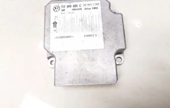 Volkswagen Touran I Airbag control unit/module 1t0909605c 5wk43158