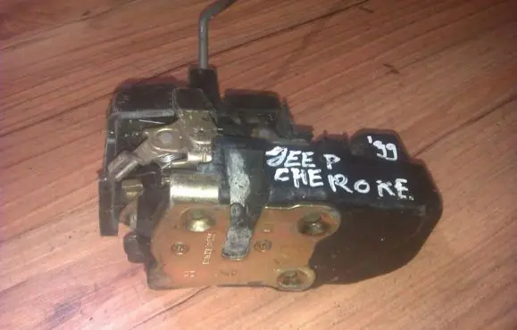 Jeep Cherokee Front door lock