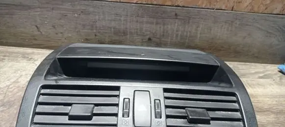 Mazda 6 Dash center air vent grill