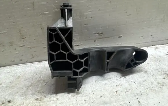 Volvo XC40 Radiator mount bracket 31686407