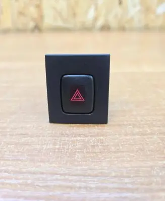 Volvo V70 Hazard light switch 9123685 10W345