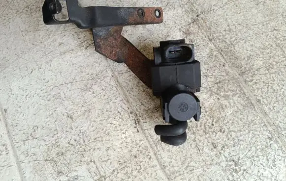 Audi Q7 4L Turbo solenoid valve 059906629A