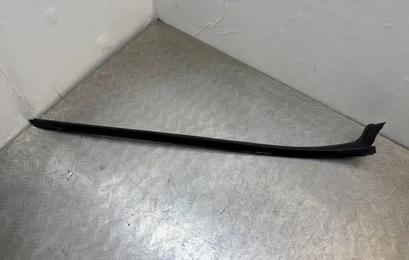 KIA Stinger Windshield trim 86132J5000