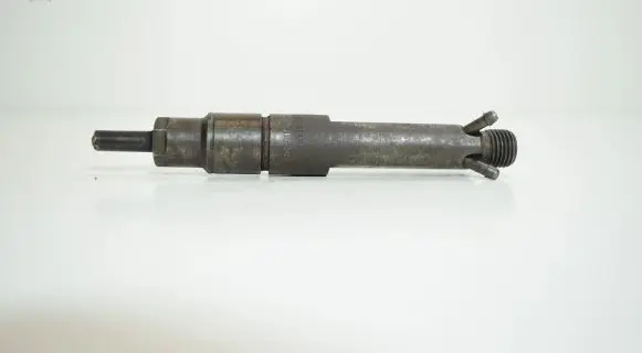 Audi A4 S4 B5 8D Fuel injector 028130201T
