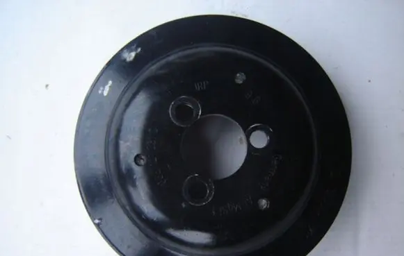 Volkswagen PASSAT B6 Power steering pump pulley 06E121031C