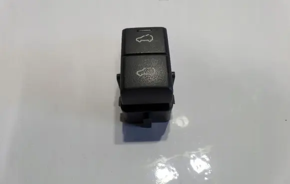 Land Rover Discovery 3 - LR3 Electric window control switch YUC500030