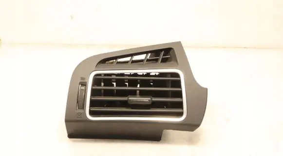 Toyota Verso Dashboard side air vent grill/cover trim