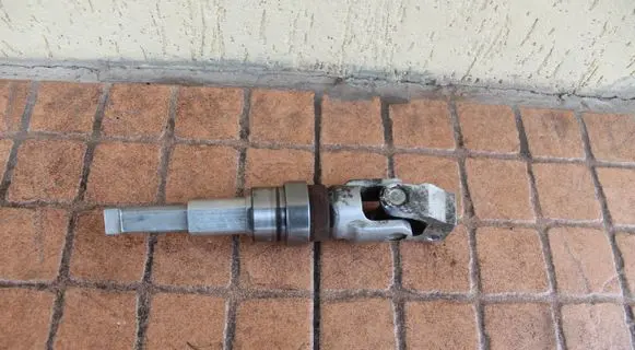 Volvo XC70 Steering column universal joint 