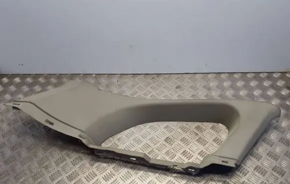 Toyota Avensis T270 (D)pillar trim (top) 6247205140