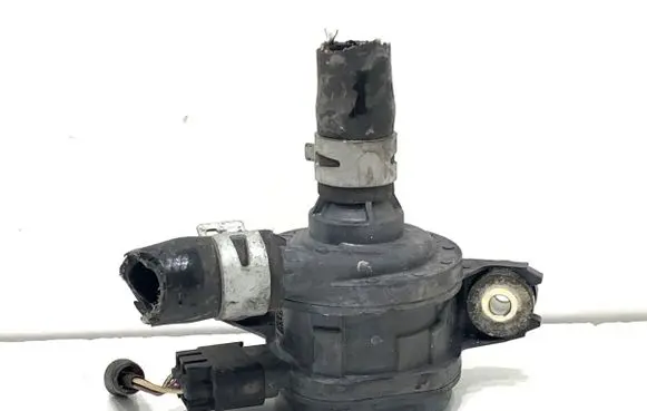 Lexus IS III XE30 Oil filter mounting bracket 