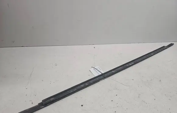 Seat Alhambra (Mk1) Rear door glass trim molding