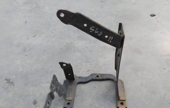 Volvo V50 Power steering pump mounting bracket 3M51-3K738-AC