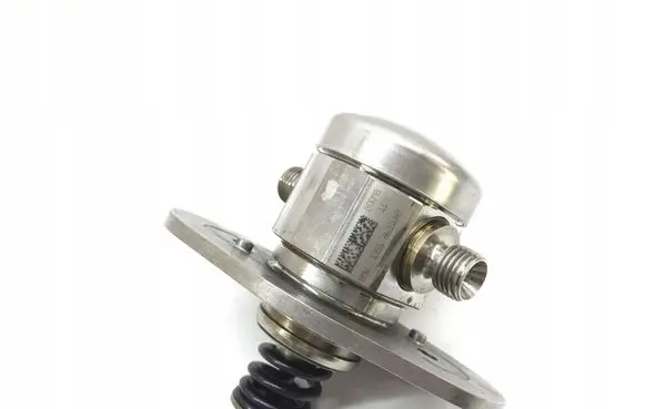 BMW 3 E90 E91 Fuel injection high pressure pump