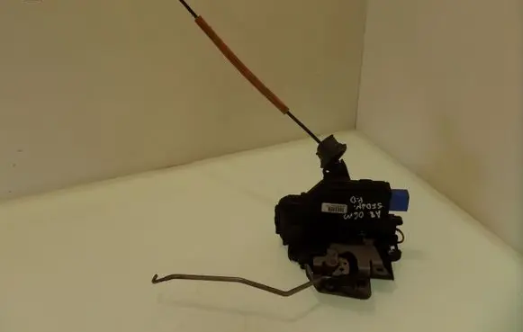 Audi A8 S8 D3 4E Front door lock 4E1837016