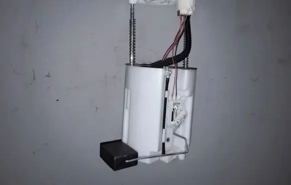 Toyota Sienna XL30 III In-tank fuel pump 7702008050