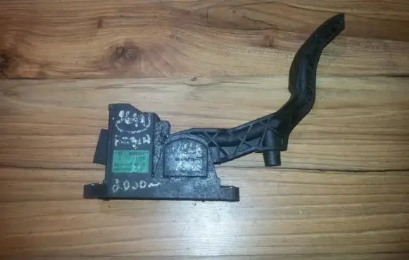 Volkswagen Polo Accelerator throttle pedal 6q2721503c 0280752219