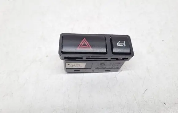 BMW X5 E53 Hazard light switch 8368920 6131836890