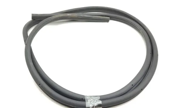 Nissan Juke II F16 Front door rubber seal 
