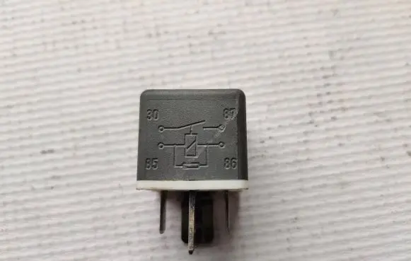 Mercedes-Benz Vito Viano W638 Other relay 00351070