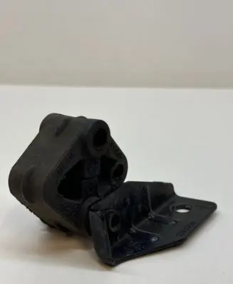 Alfa Romeo Giulia Muffler mount bracket/holder 50533701 B422