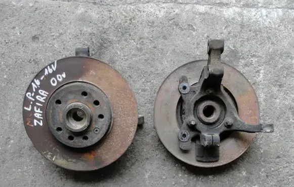 Opel Zafira A Rear wheel hub
