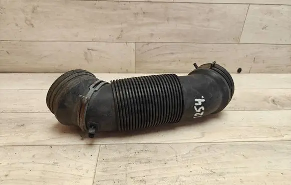 Volkswagen Golf V Air intake hose/pipe 1K0129684