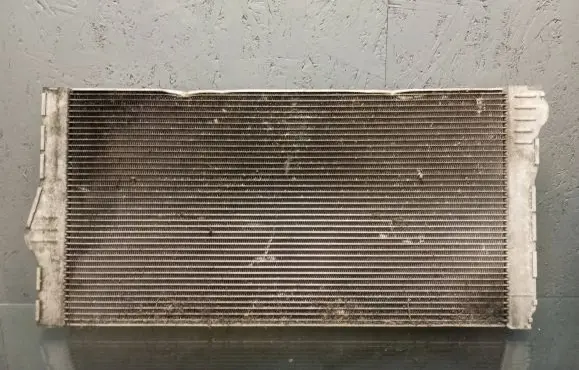 BMW 5 F10 F11 Coolant radiator 8509176 X0008001