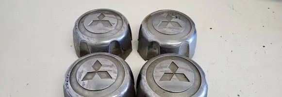 Mitsubishi Pajero Original wheel cap MB816581