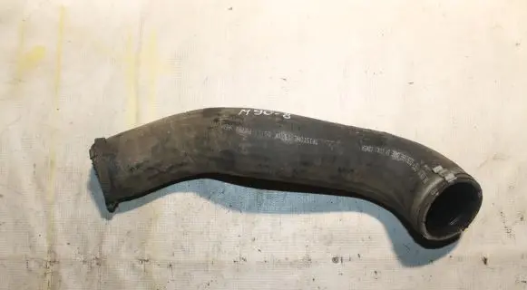 Volvo XC90 Engine coolant pipe/hose 31261366