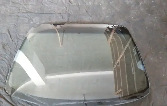 Nissan Primera Front windscreen/windshield window 
