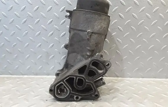 Volvo C30 Oil filter mounting bracket 312765