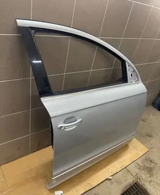 Audi Q7 4L Front door 