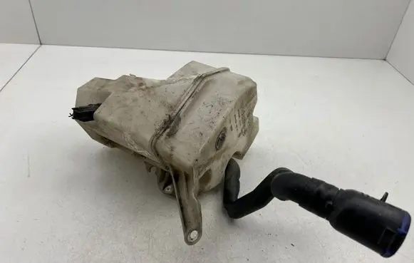 Volvo V70 Windshield washer fluid reservoir/tank 30784233 T655D 30784234