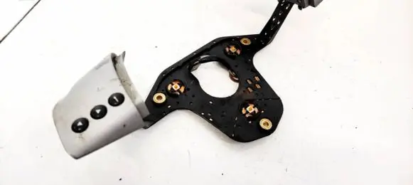 Steering wheel buttons/switches