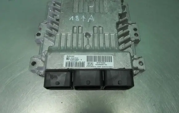 Peugeot 508 Engine control unit/module 9676760880 HW9666681180 S1D807E