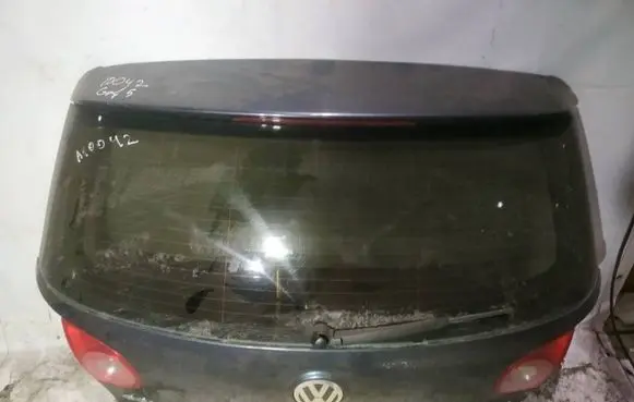 Volkswagen Golf V Tailgate/trunk/boot lid pilkas