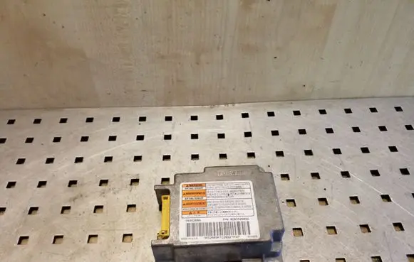Opel Frontera B Airbag control unit/module 8093526892 16232879