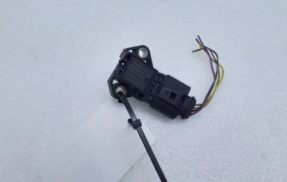 Volkswagen PASSAT B7 Air pressure sensor 0281002977 03G906051E