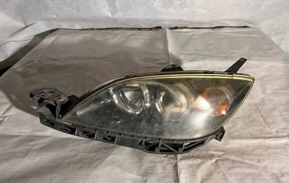 Mazda 3 I Headlight/headlamp