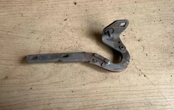 Audi A2 Tailgate/trunk/boot hinge 8Z0827299A 8Z0827299B