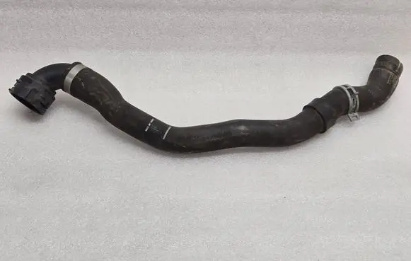 Volvo XC40 Engine coolant pipe/hose 8888964497