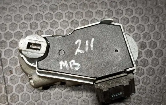 Mercedes-Benz E W211 Steering wheel lock A2034621130
