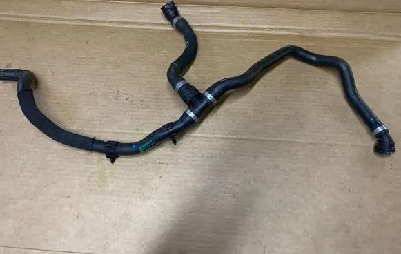 BMW X5 G05 Engine coolant pipe/hose 9398803