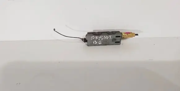 Volkswagen PASSAT B6 Antenna control unit 3C9035552A VW462