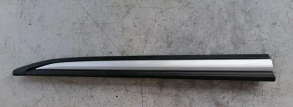 Mitsubishi Outlander Front door trim (molding) 5727A403 RI052