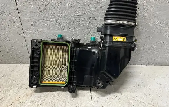Mercedes-Benz E W213 Air filter box A6540902501
