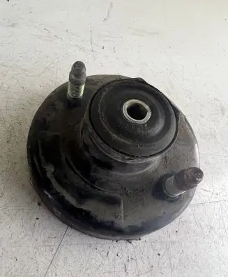 Honda CR-V Coil spring mount 