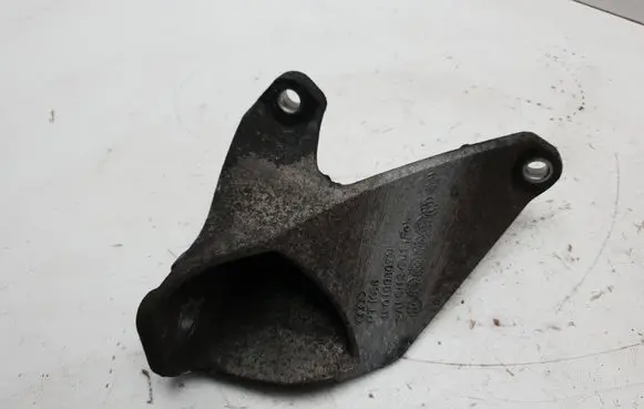 Audi A4 S4 B8 8K Engine mounting bracket 4F0199307N